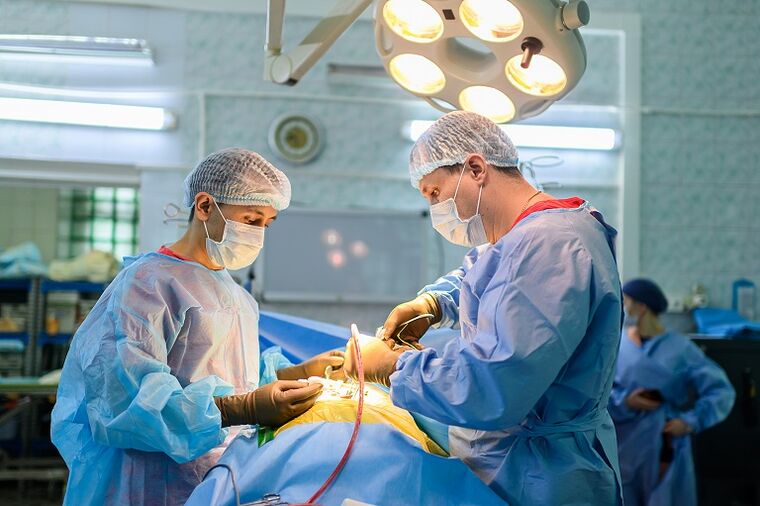 Cum se efectuează intervenția chirurgicală pentru osteocondroza cervicală 